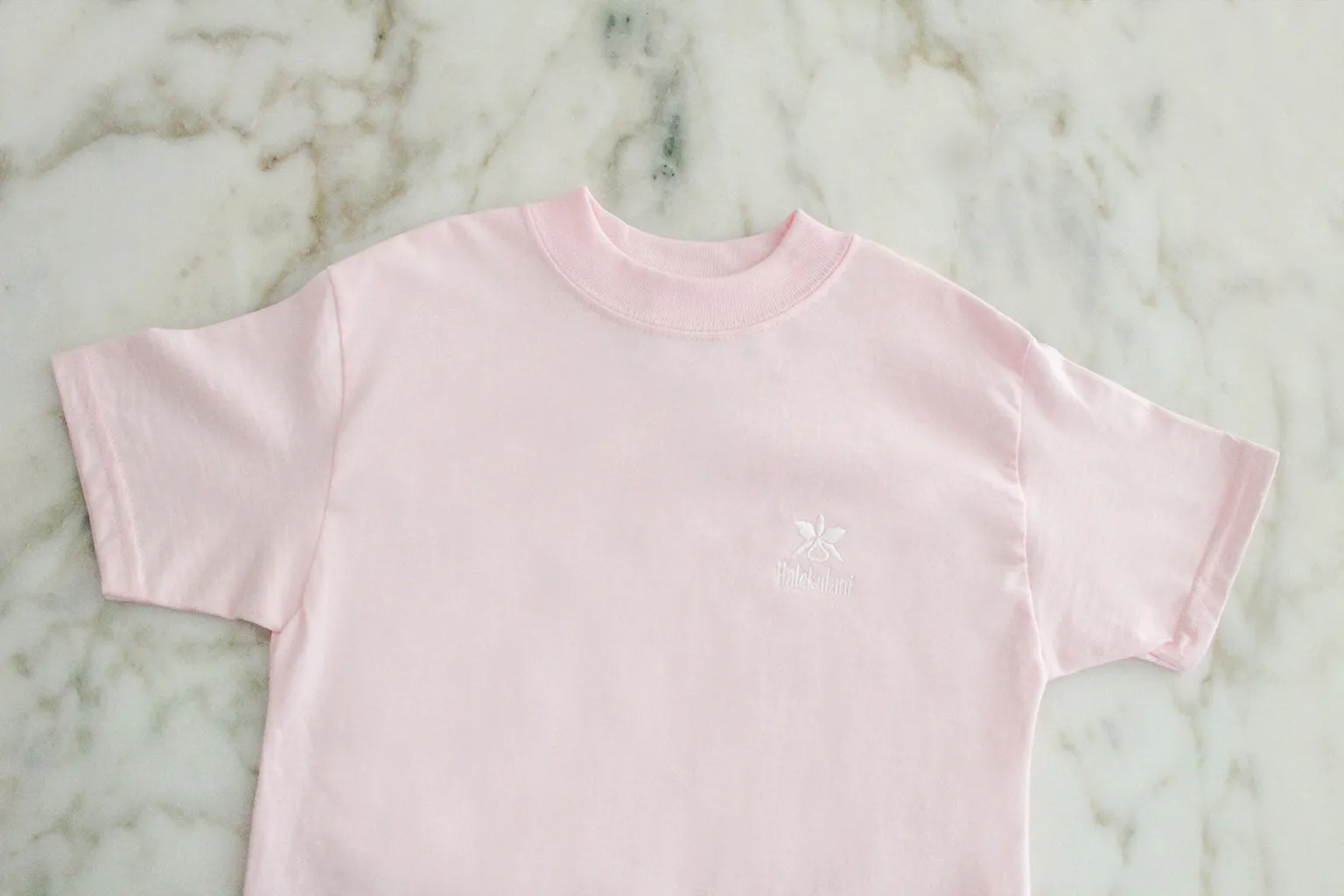 Children's Cotton T-Shirt w/embroidered Halekulani Logo - pink