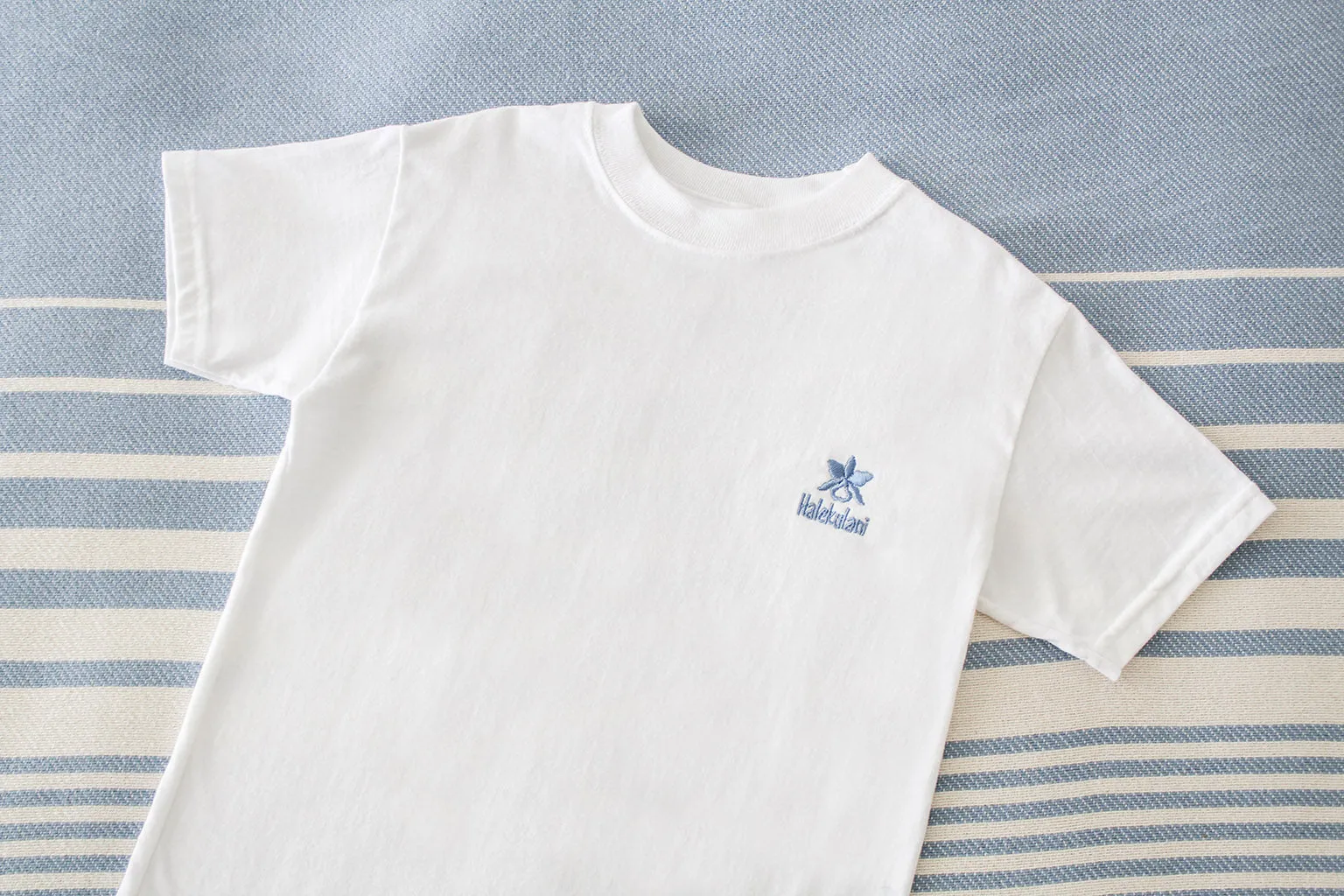 Children's Cotton T-Shirt w/embroidered Halekulani Logo - white