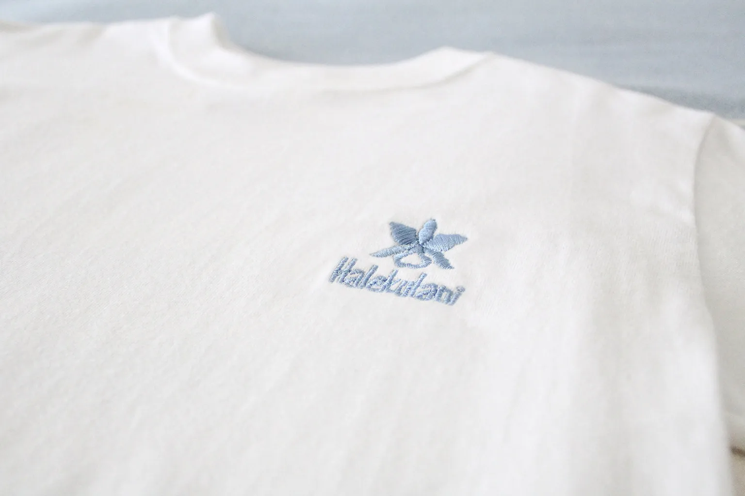 Children's Cotton T-Shirt w/embroidered Halekulani Logo - white