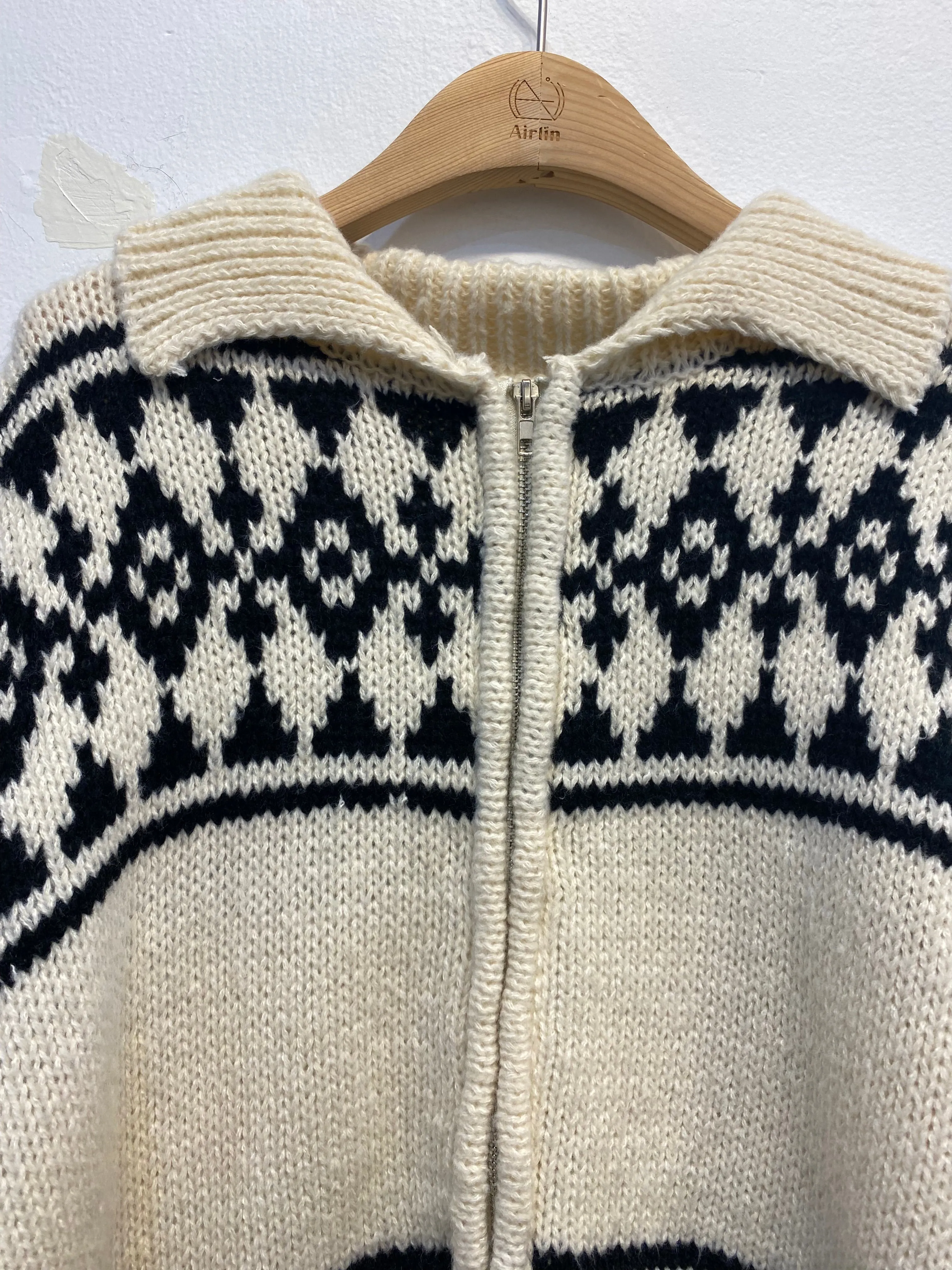 Unique pattern knit tops